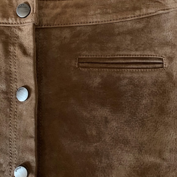 ONLY suede skirt - Picture 2 of 5
